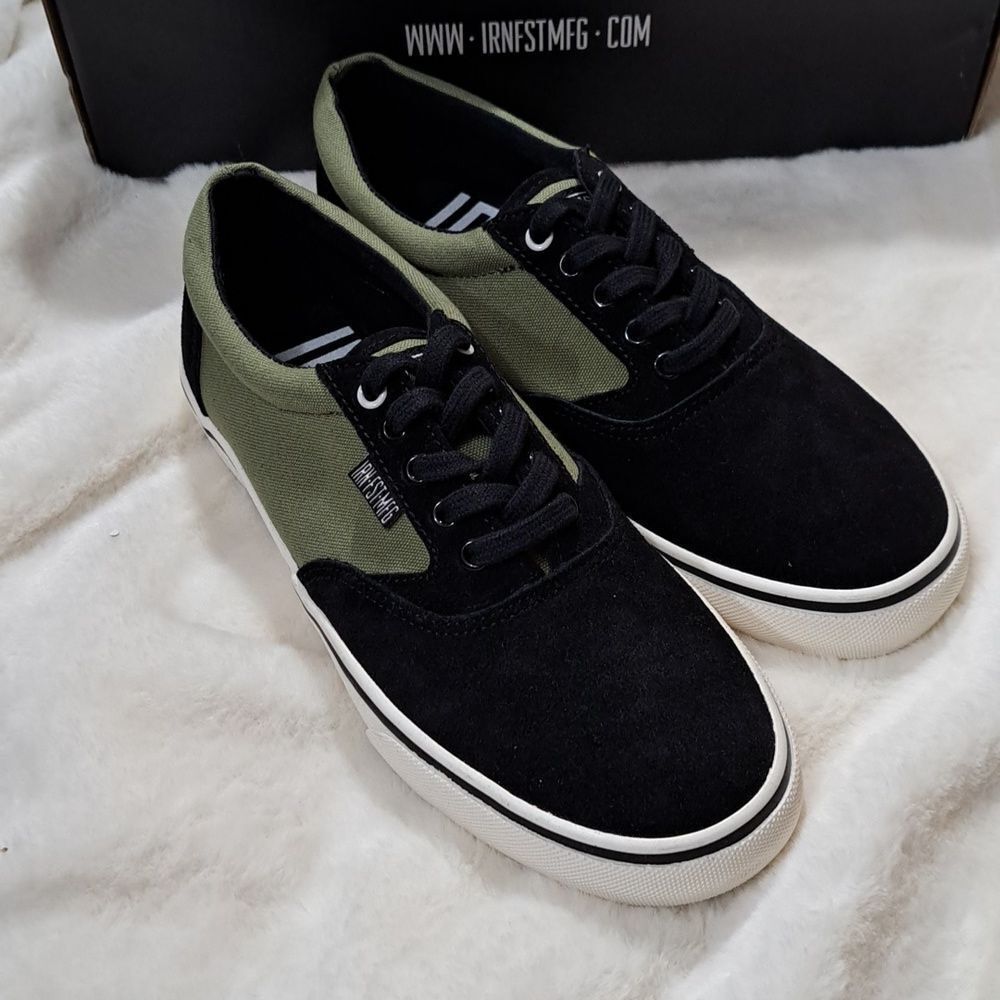 NIB Iron Fist Sneakers Kid Simsole